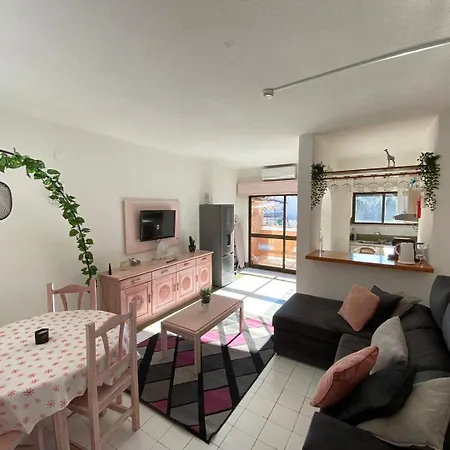Apartment The Concierge - Pool Choromar