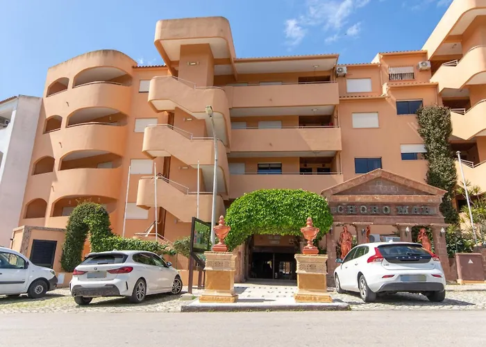 The Concierge - Pool Choromar Apartament *