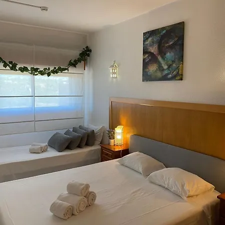 The Concierge - Pool Choromar