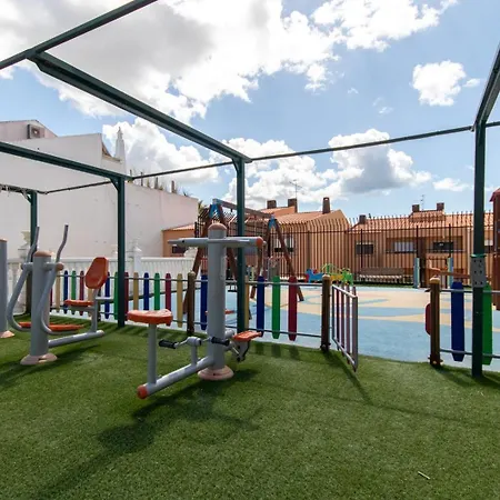 The Concierge - Pool Choromar